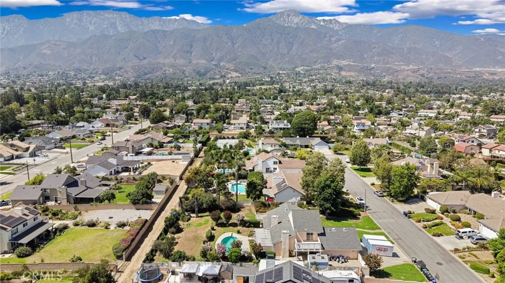 6074 Malachite Avenue Alta Loma, CA 91737
