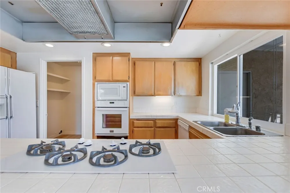 6074 Malachite Avenue Alta Loma, CA 91737