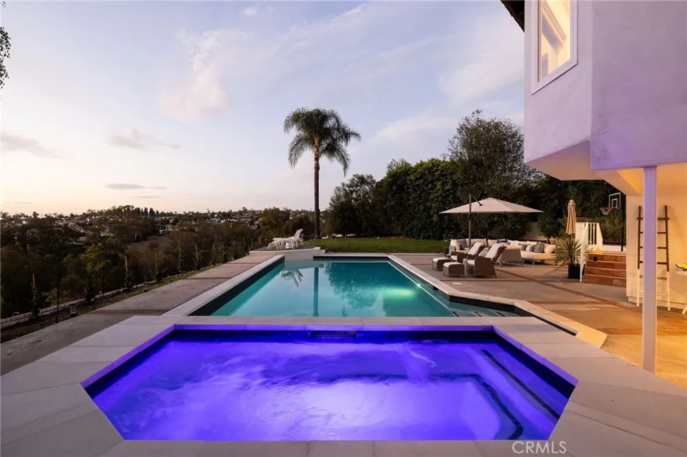 24891 Buckskin Drive Laguna Hills, CA 92653