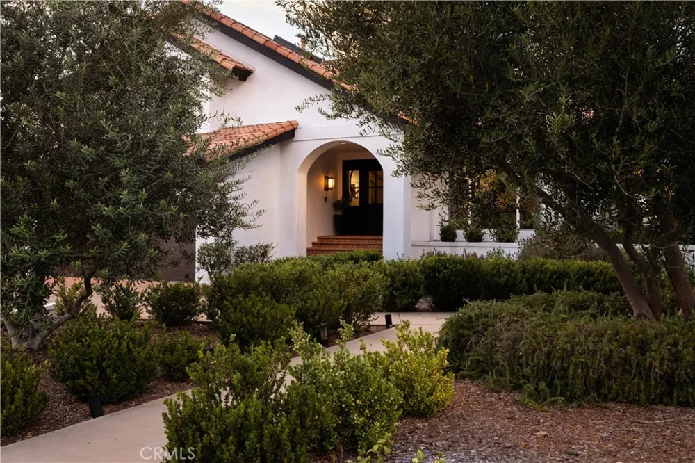 24891 Buckskin Drive Laguna Hills, CA 92653