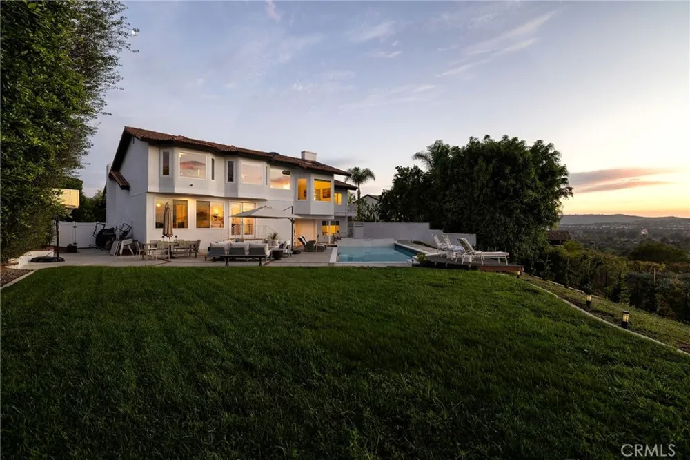 24891 Buckskin Drive Laguna Hills, CA 92653