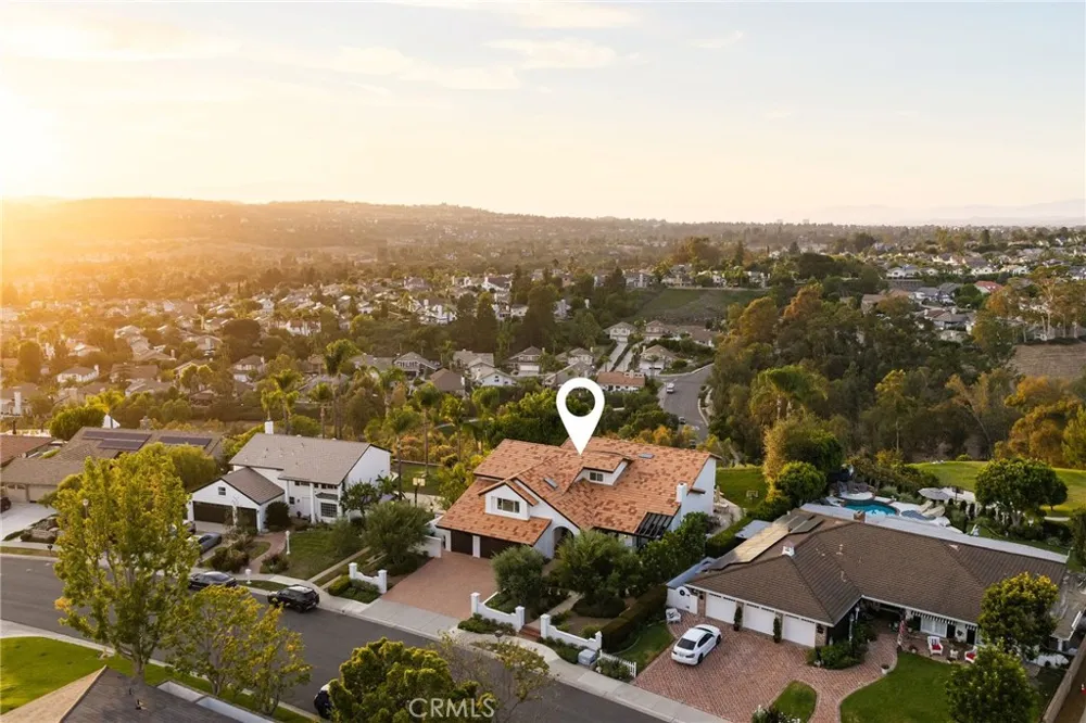 24891 Buckskin Drive Laguna Hills, CA 92653