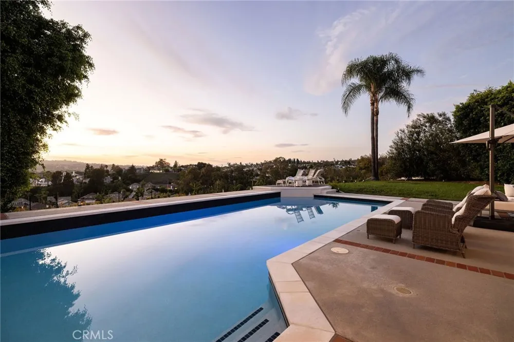 24891 Buckskin Drive Laguna Hills, CA 92653
