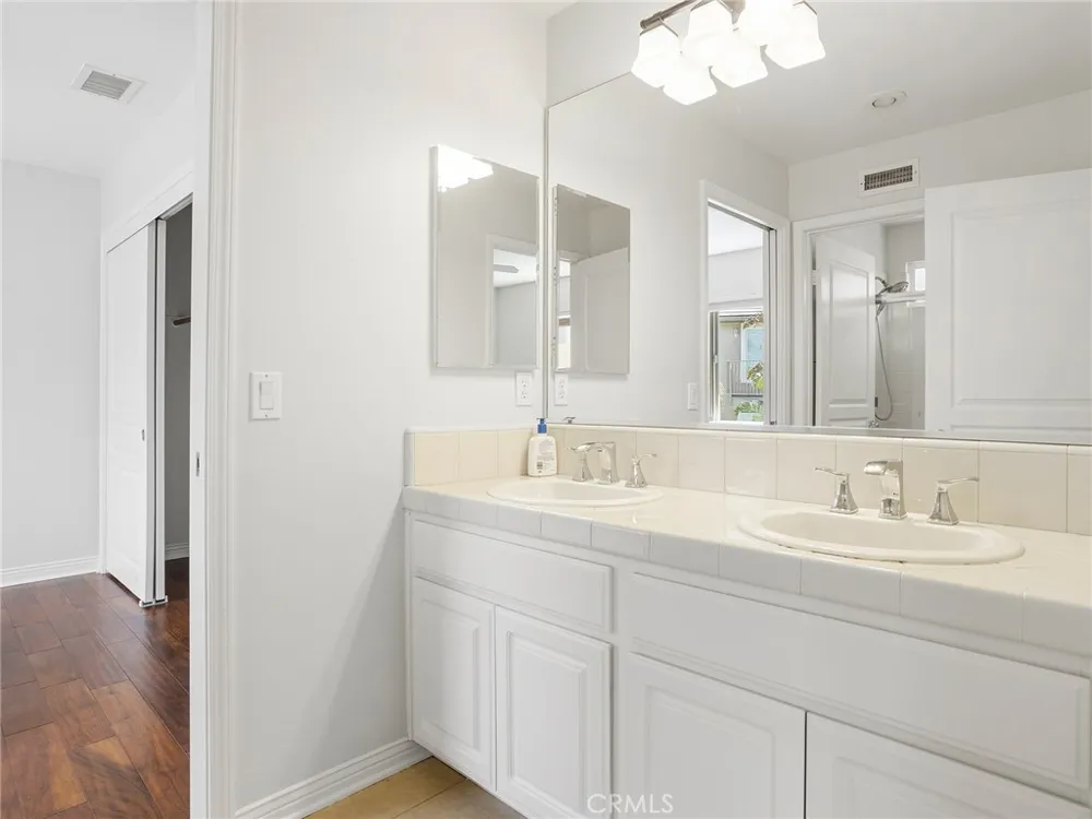 20316 Wynfreed Lane Porter Ranch, CA 91326