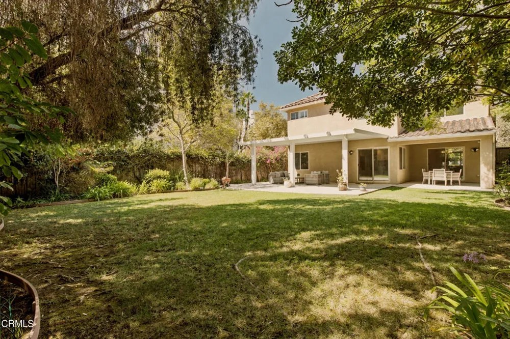 664 S Mansfield Avenue Los Angeles, CA 90036