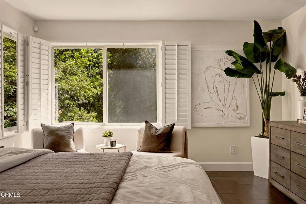 664 S Mansfield Avenue Los Angeles, CA 90036