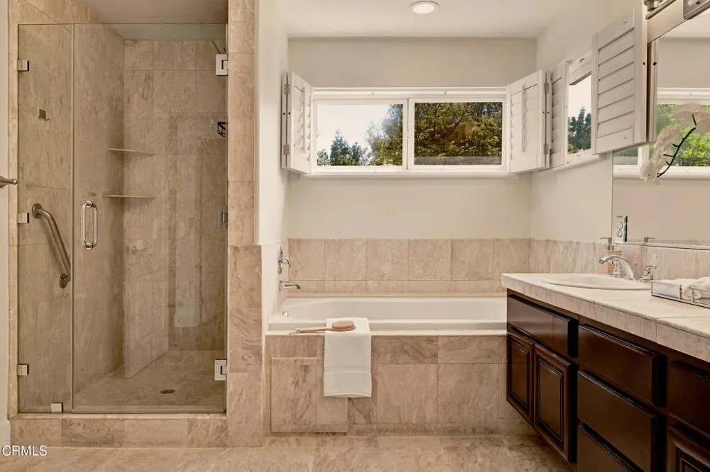 664 S Mansfield Avenue Los Angeles, CA 90036