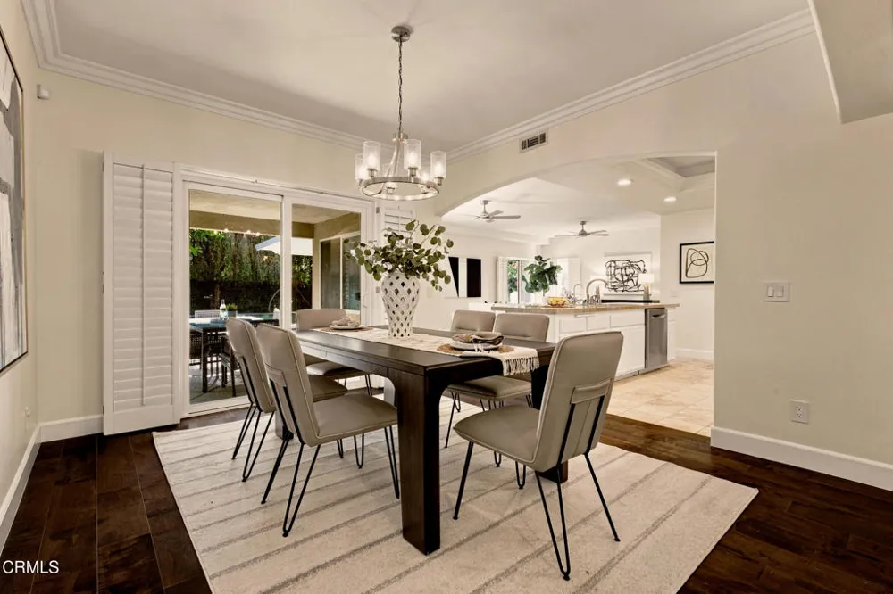 664 S Mansfield Avenue Los Angeles, CA 90036