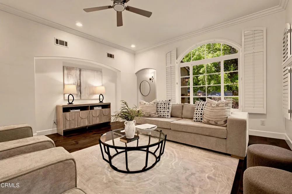 664 S Mansfield Avenue Los Angeles, CA 90036