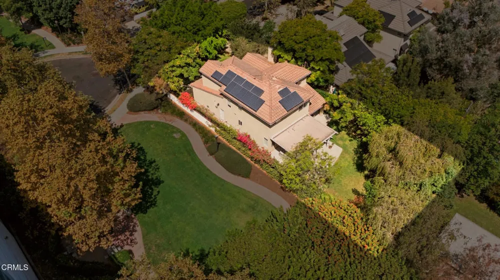 664 S Mansfield Avenue Los Angeles, CA 90036
