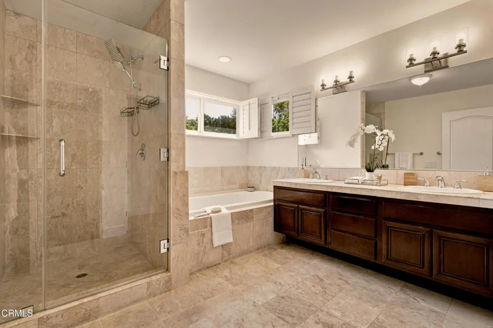 664 S Mansfield Avenue Los Angeles, CA 90036
