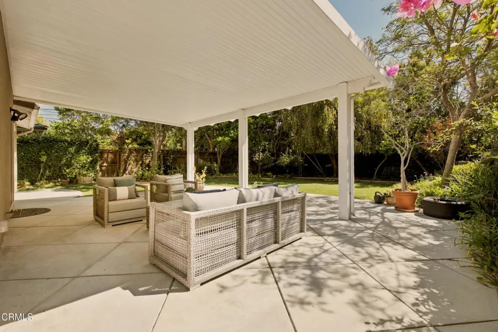 664 S Mansfield Avenue Los Angeles, CA 90036