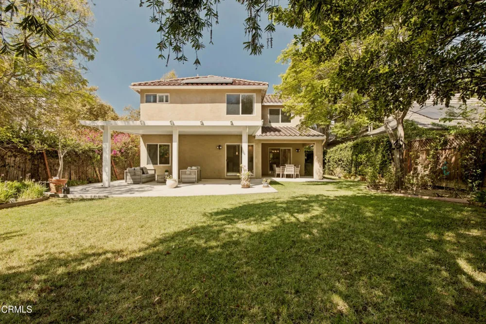 664 S Mansfield Avenue Los Angeles, CA 90036