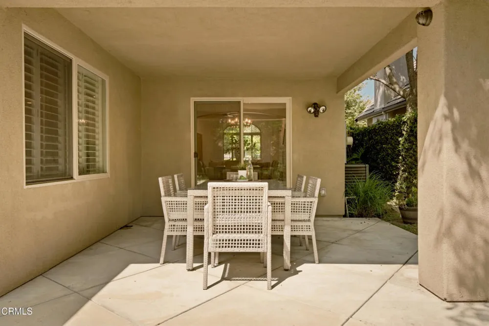 664 S Mansfield Avenue Los Angeles, CA 90036
