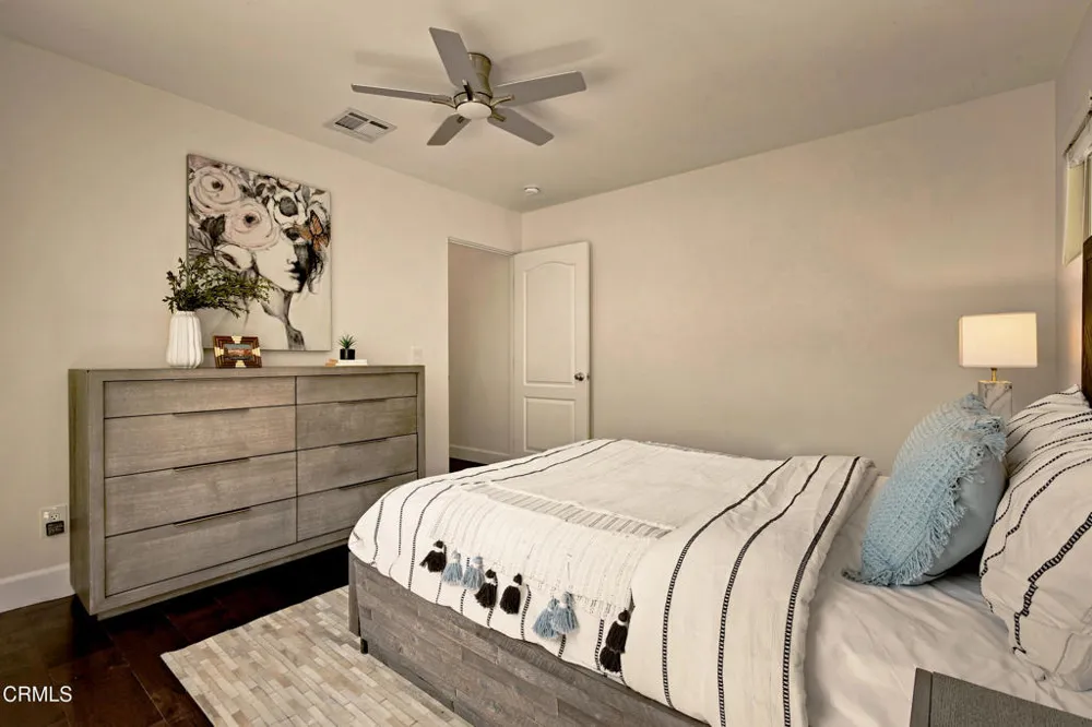 664 S Mansfield Avenue Los Angeles, CA 90036