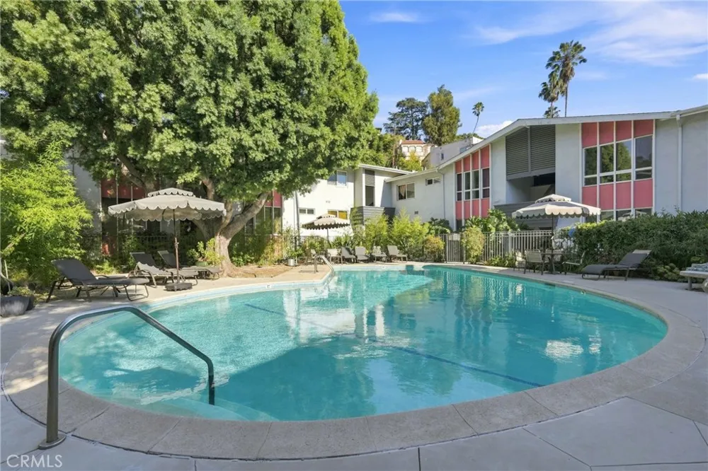 6400 Primrose #21 Los Angeles, CA 90068