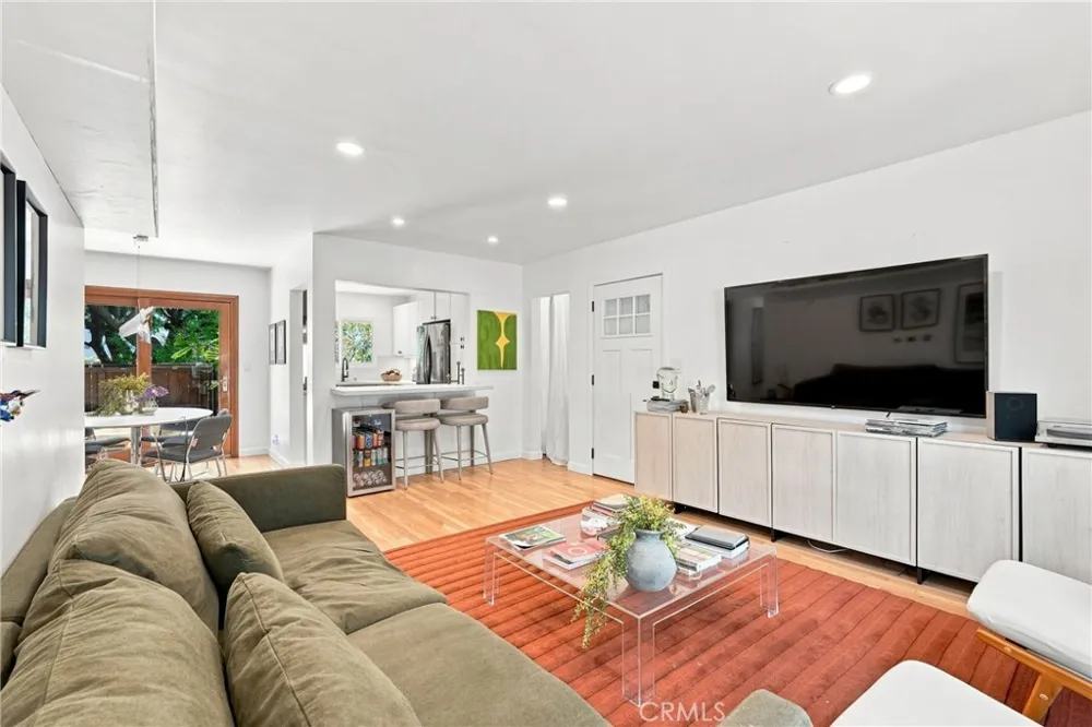 6400 Primrose #21 Los Angeles, CA 90068