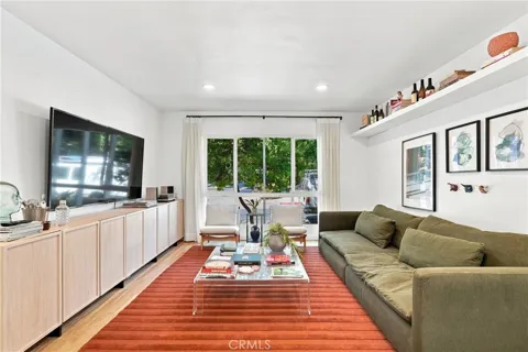 6400 Primrose #21