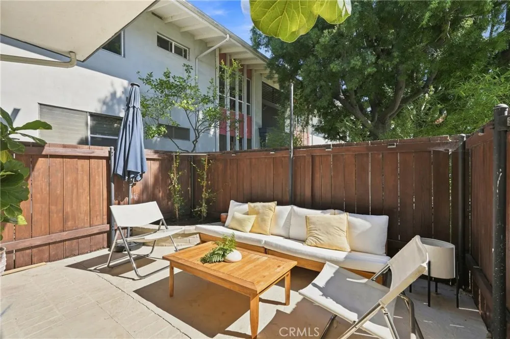 6400 Primrose #21 Los Angeles, CA 90068