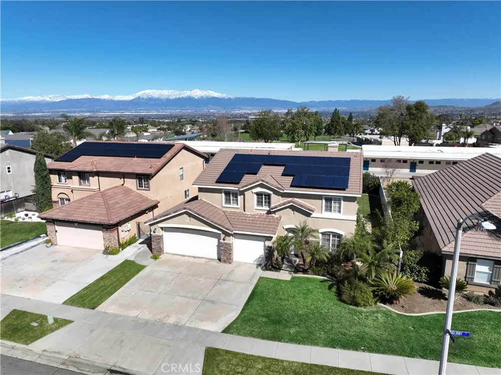 825 Derby Corona, CA 92882