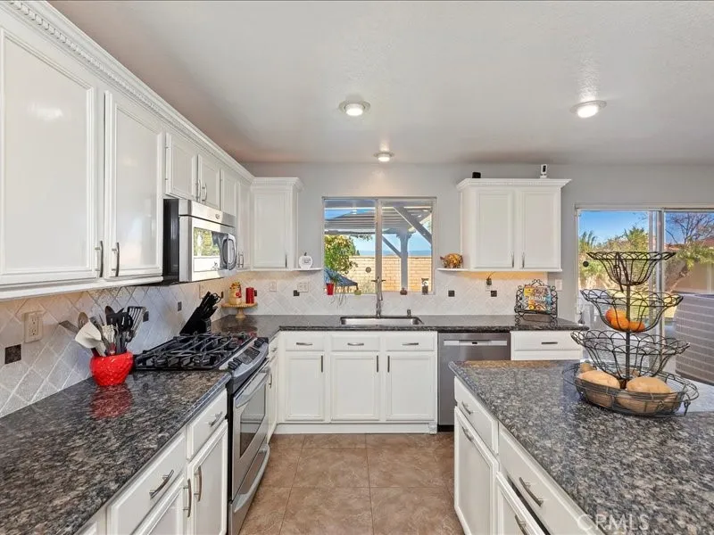 825 Derby Corona, CA 92882