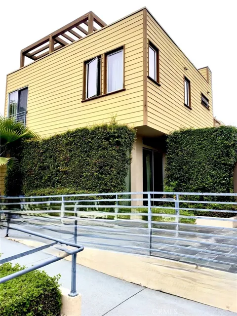 41 Oak Avenue #1