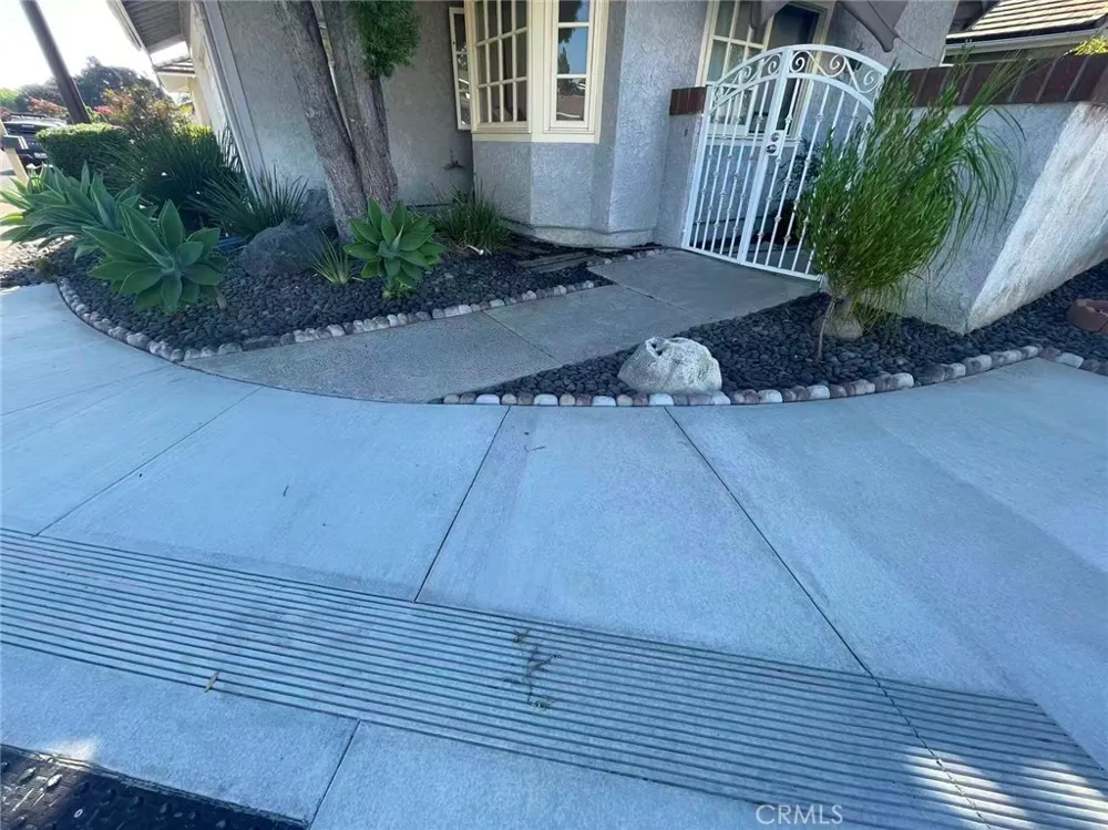 2 Redhawk Irvine, CA 92604