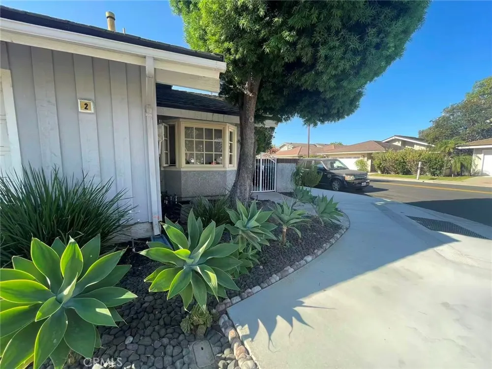 2 Redhawk Irvine, CA 92604