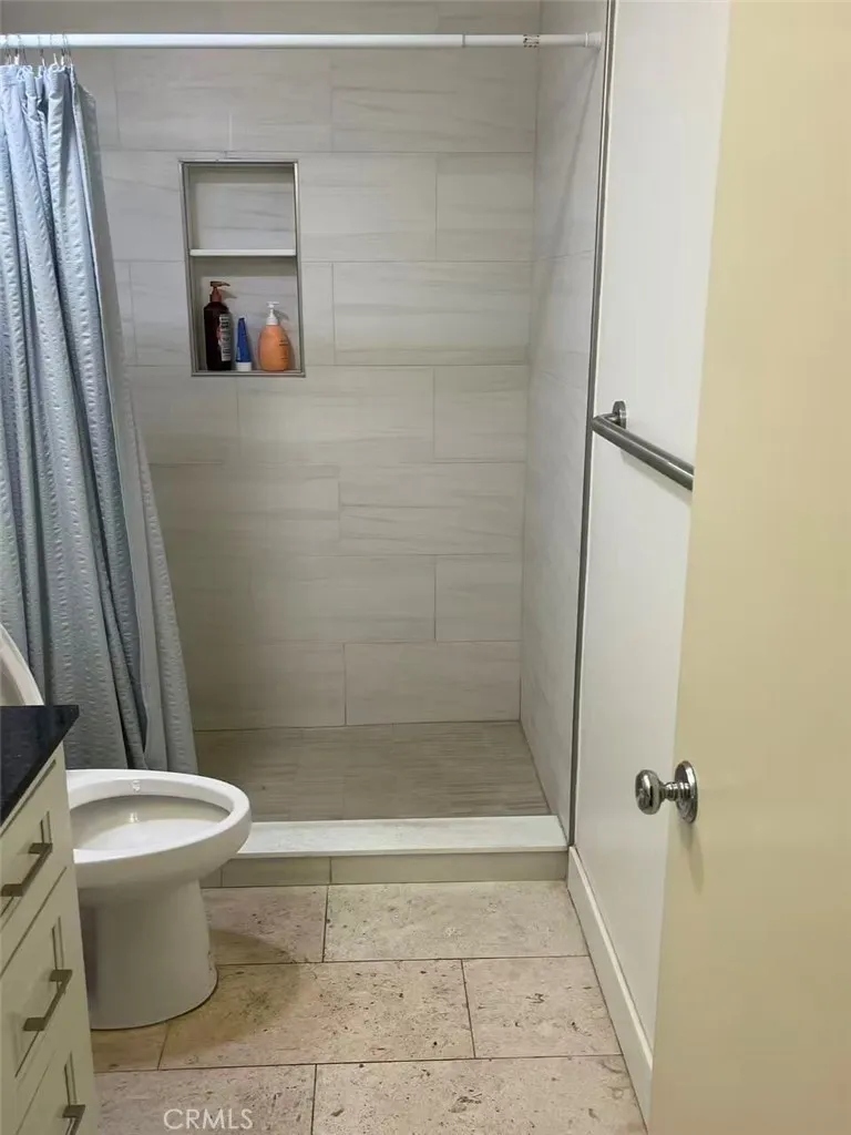 2 Redhawk Irvine, CA 92604