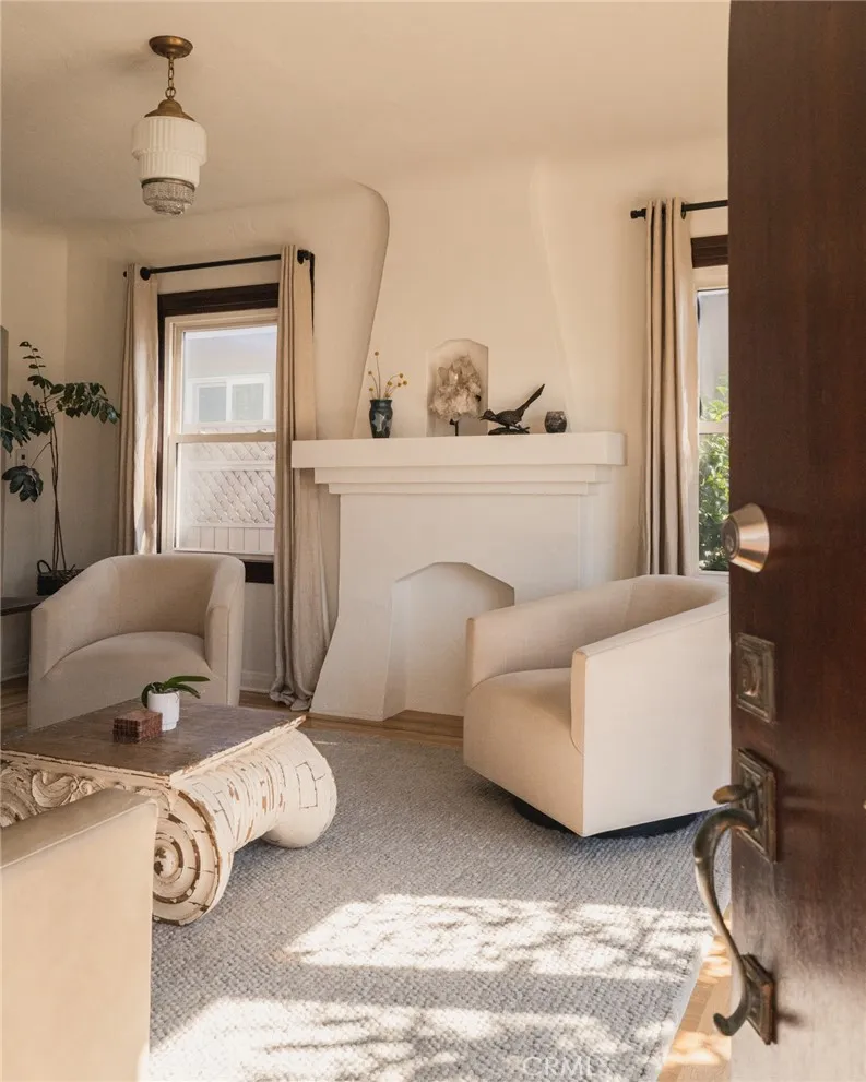 270 Campo Long Beach, CA 90803