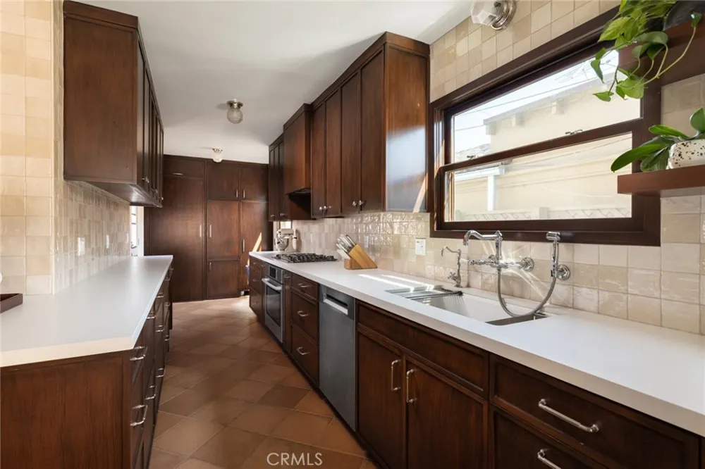 270 Campo Long Beach, CA 90803
