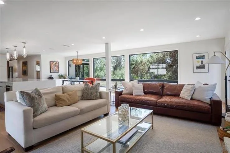 4905 EL ARCO IRIS Rancho Santa Fe, CA 92067