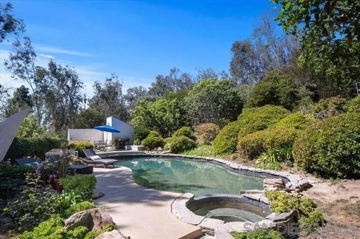 4905 EL ARCO IRIS Rancho Santa Fe, CA 92067