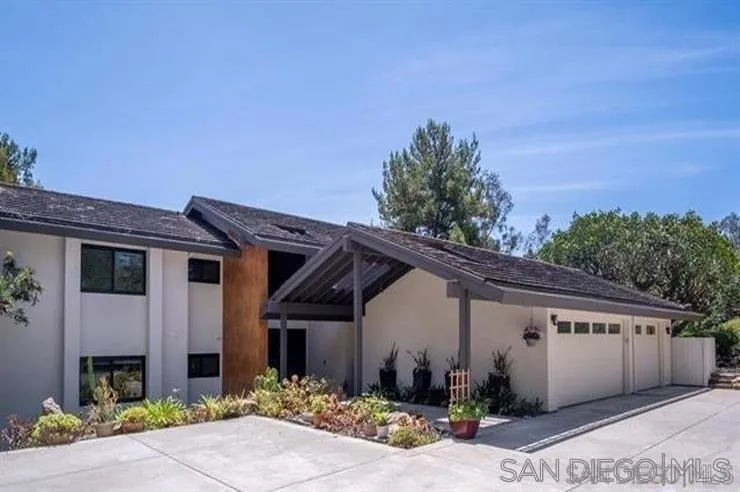 4905 EL ARCO IRIS Rancho Santa Fe, CA 92067