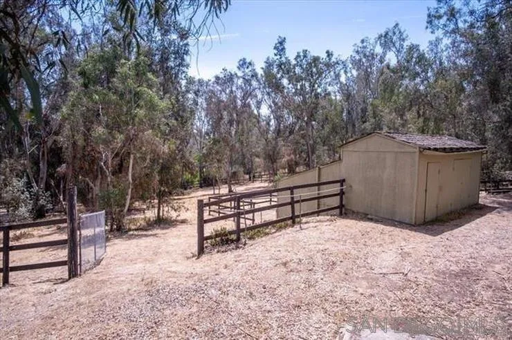 4905 EL ARCO IRIS Rancho Santa Fe, CA 92067