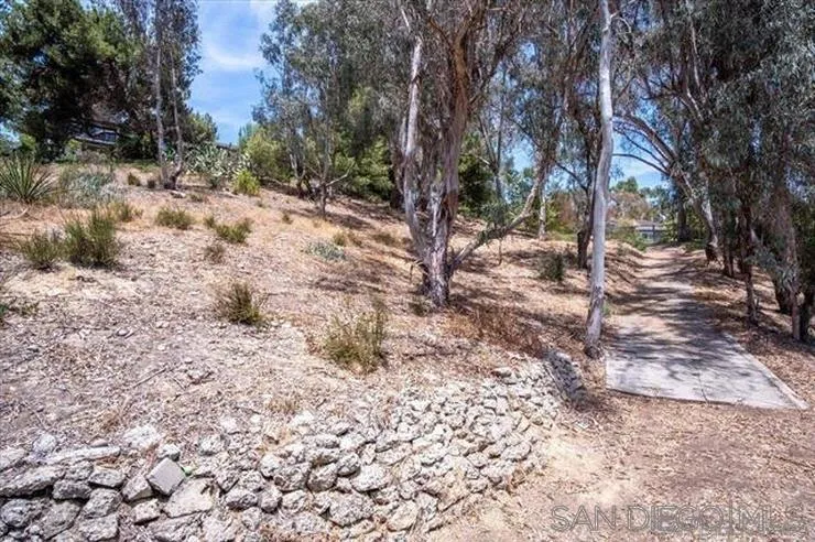 4905 EL ARCO IRIS Rancho Santa Fe, CA 92067