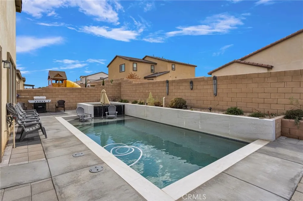 15742 Lorretta Victorville, CA 92394