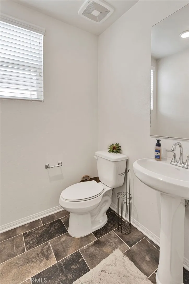 15742 Lorretta Victorville, CA 92394