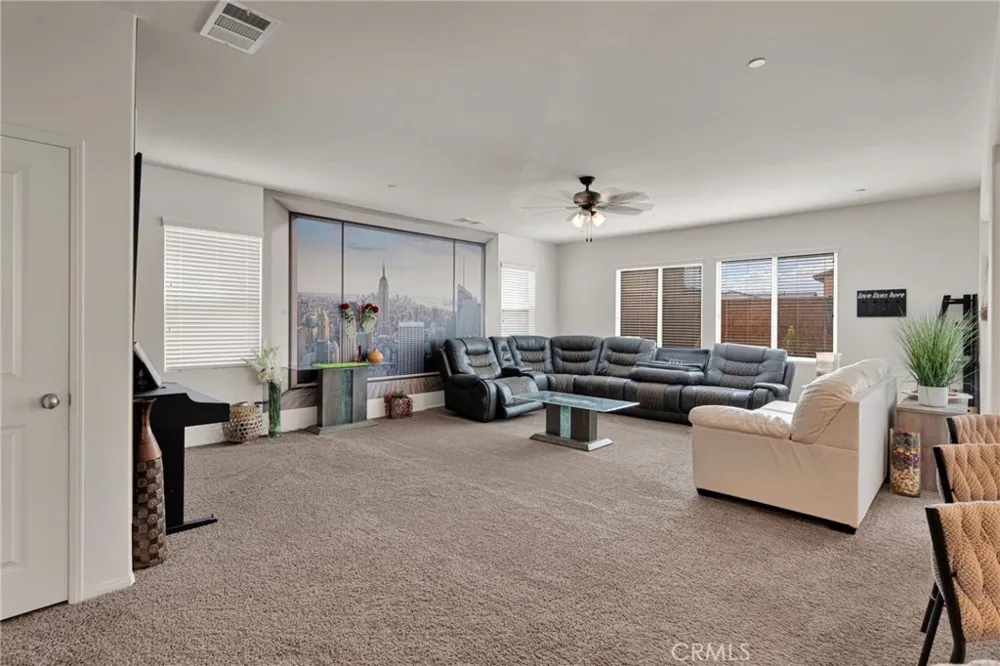 15742 Lorretta Victorville, CA 92394