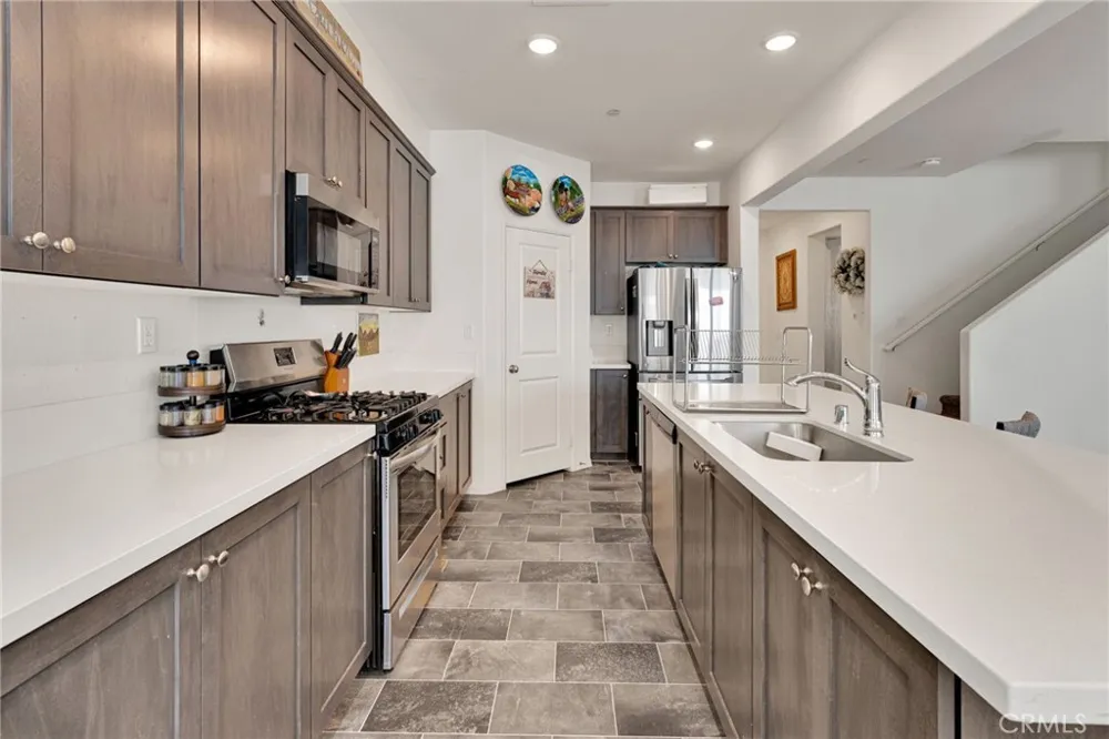 15742 Lorretta Victorville, CA 92394