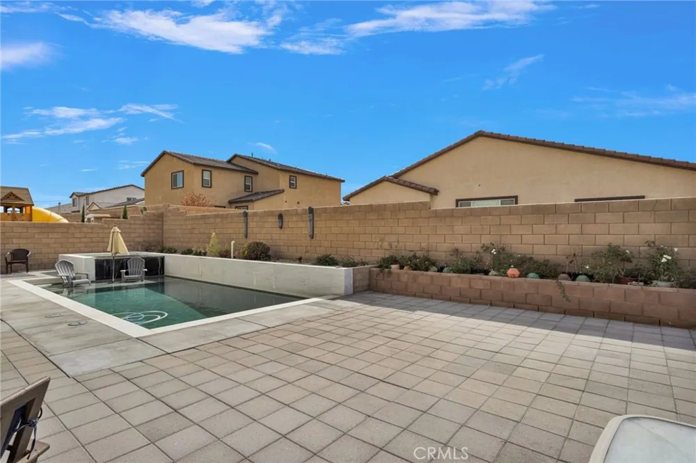 15742 Lorretta Victorville, CA 92394