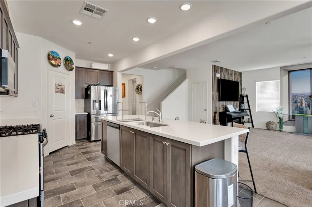 15742 Lorretta Victorville, CA 92394
