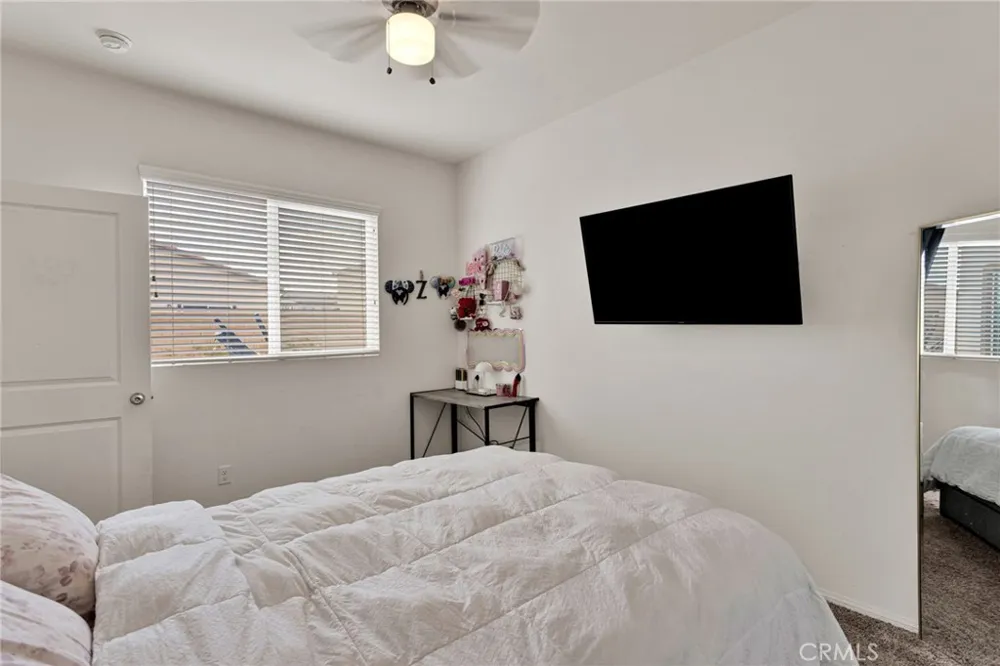15742 Lorretta Victorville, CA 92394