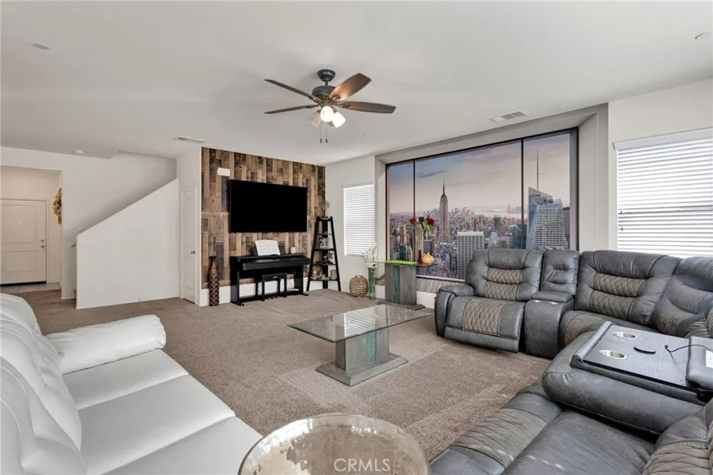 15742 Lorretta Victorville, CA 92394