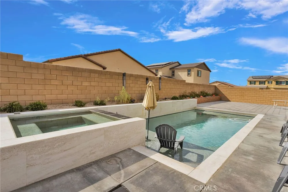 15742 Lorretta Victorville, CA 92394