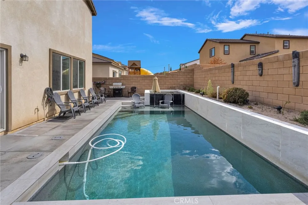 15742 Lorretta Victorville, CA 92394