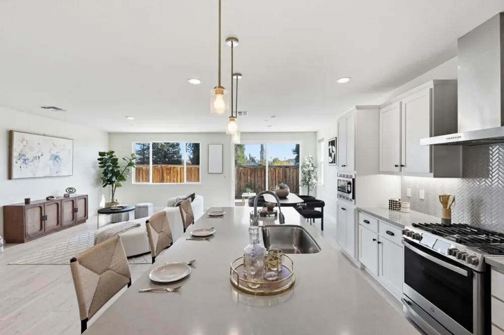 1652 Wonderland Way Way Hayward, CA 94545
