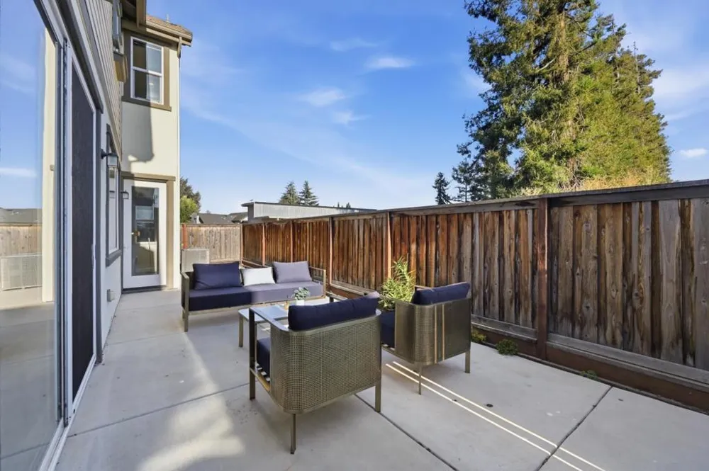 1652 Wonderland Way Way Hayward, CA 94545