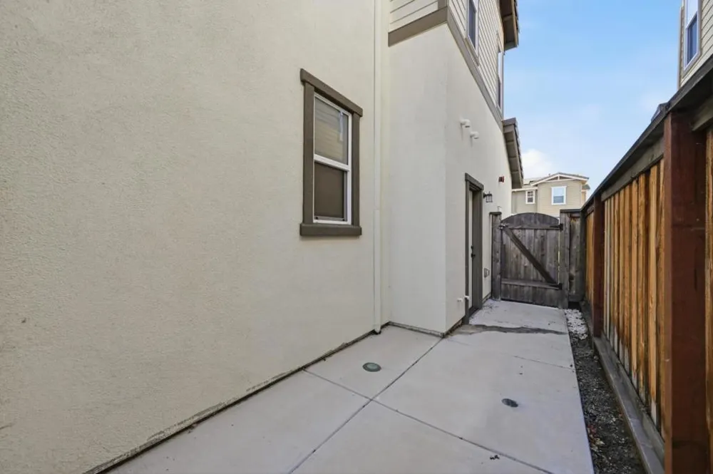 1652 Wonderland Way Way Hayward, CA 94545
