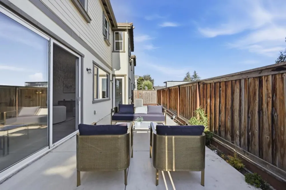 1652 Wonderland Way Way Hayward, CA 94545